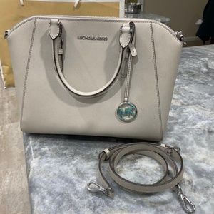 NWT Brand New Michael Kors Ciara Large Satchel Leather in Cement